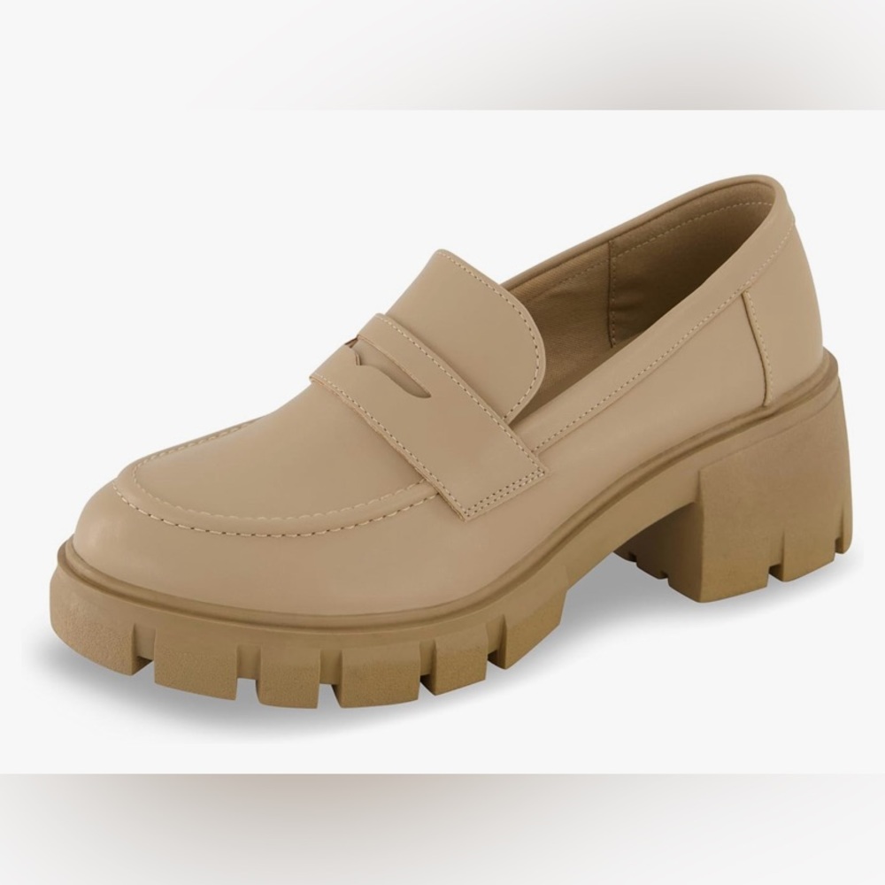 NEW CUSHIONAIRE Women's Pierce Slip on Loafer Memory Foam Neutral Beige Size 8